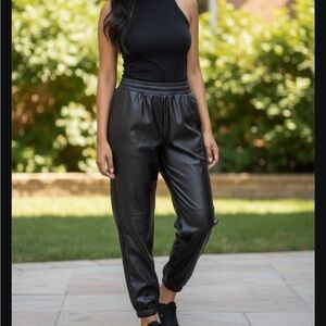 ASHLEY STEWART FAUX LEATHER JOGGER PANTS SIZE 22/24 BLACK NWOT. THE WET LOOK